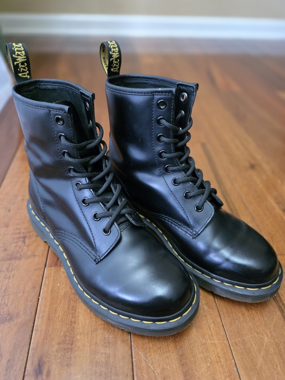 Dr Martens 1460 W Black Leather 8 Eye Combat Boots Womens 8 Grunge AirWair